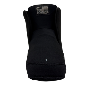Front view of Syndicate Hardshell Liner in black neoprene with Syndicate Pro Liner tag.