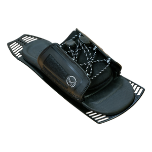 Angled view of Stance 130 ARTP, a black rear toe plate with dual laces, mesh panels, and a vented black mounting plate.